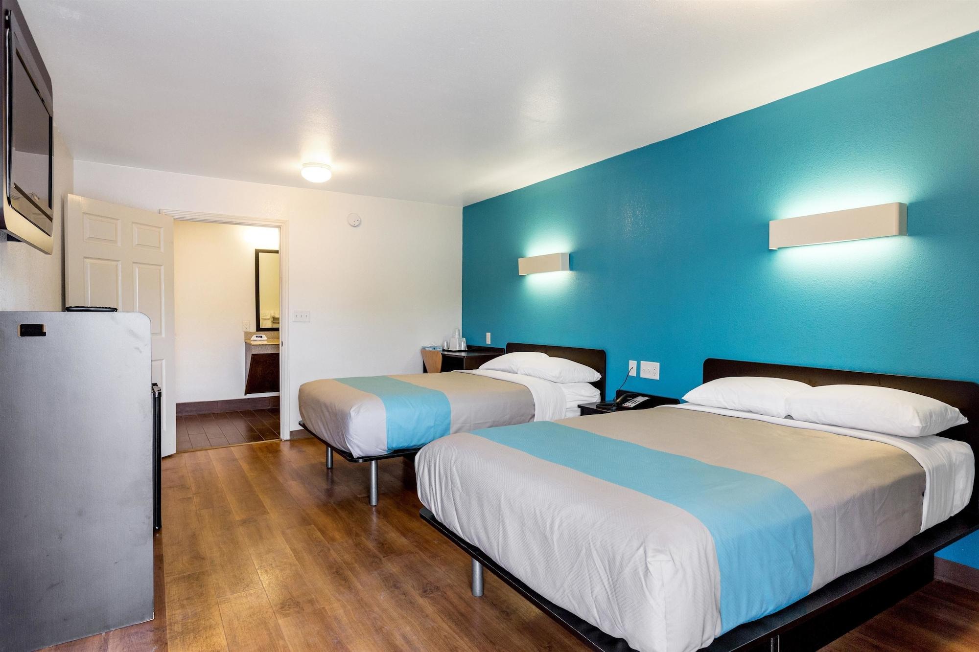 Hotel 6-bryan, Tx - College Station Bryan