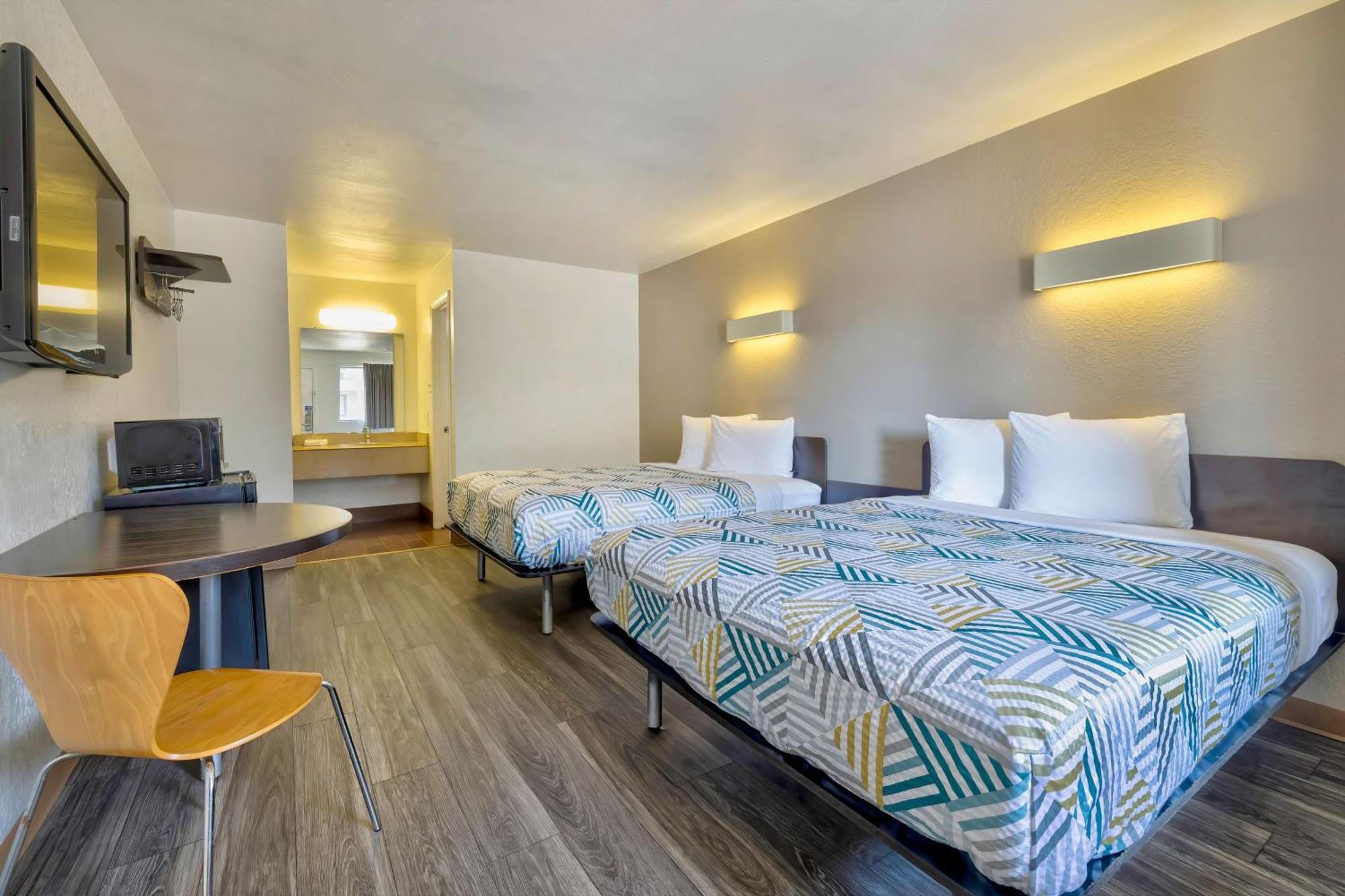 Hotel 6-bryan, Tx - College Station 2*