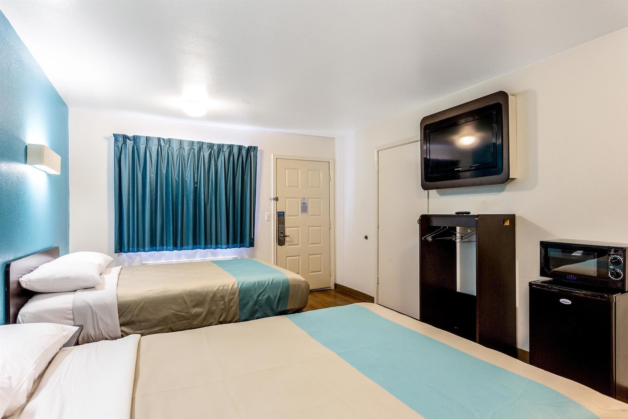 Hotel 6-bryan, Tx - College Station Bryan
