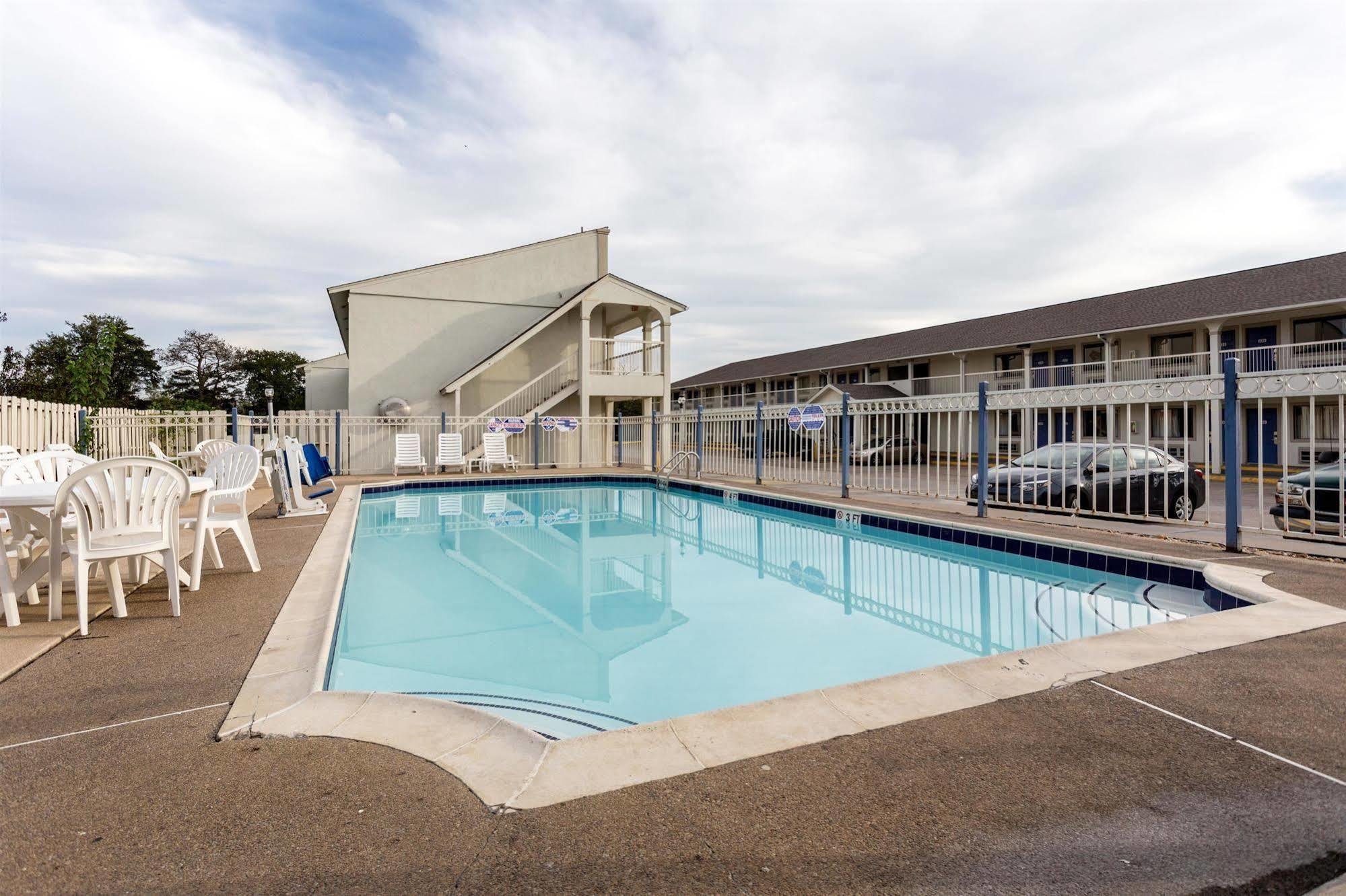 6-bryan, Tx - College Station 3*